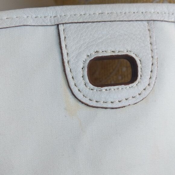 Vintage Fossil Tiny White Genuine Leather Camera Style Crossbody Bag - Picture 14 of 15